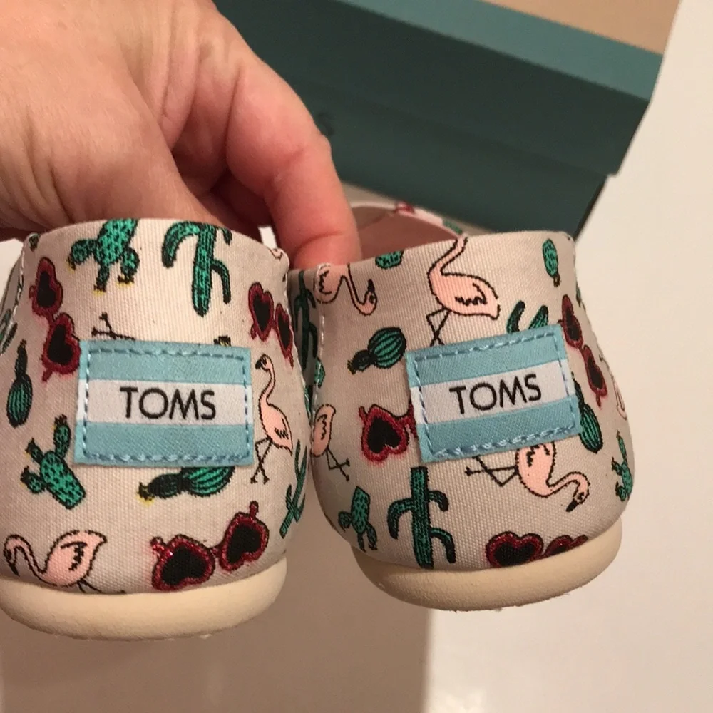 NWT TOM’S ALPARGATA CLOUD GREY FLAMINGO SUMMER VACAY CACTUS PRINT SHOES 6 womens - Picture 8 of 12